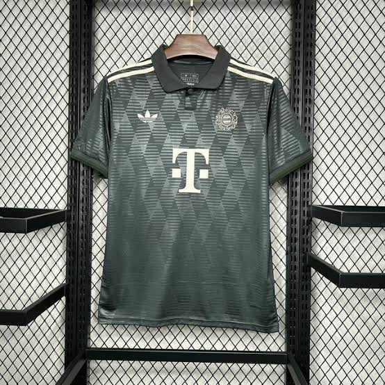 CAMISOLA BAYERN DE MUNICH EDIÇÃO ESPECIAL OKTOBERFEST 24/25 homem