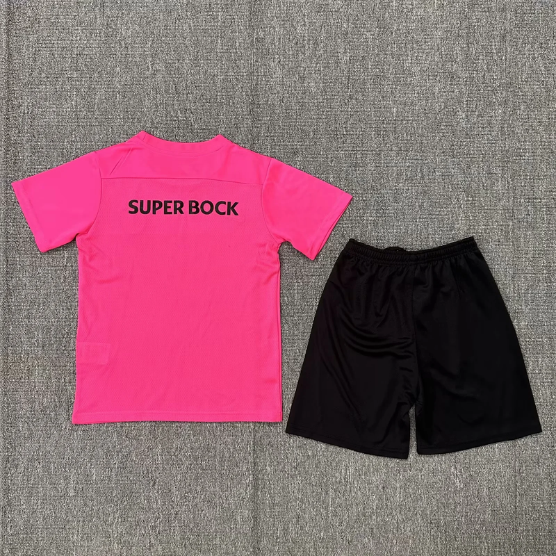 CAMISOLA SPORTING LISBOA OUTUBRO ROSA 24/25 CONJUNTO INFANTIL