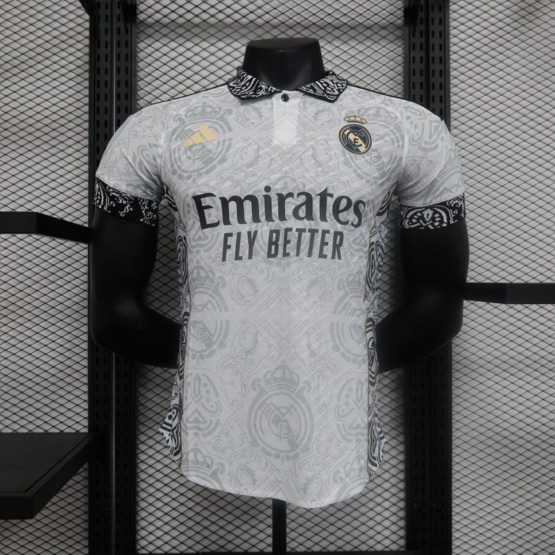 CAMISOLA REAL MADRID EDIÇÃO ESPECIAL LIMITADA BLANCA 24/25 homem (VERSÃO JOGADOR)